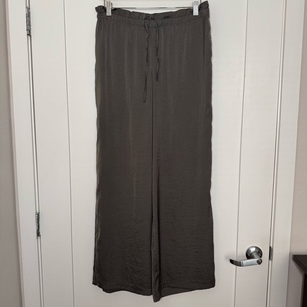 Barefoot Dreams Wide Leg Lounge Pants Womens Sz L Green Lightweight Satin